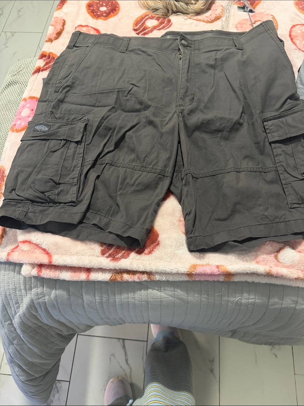 Lee Men's Cargo Shorts in Charcoal Gray